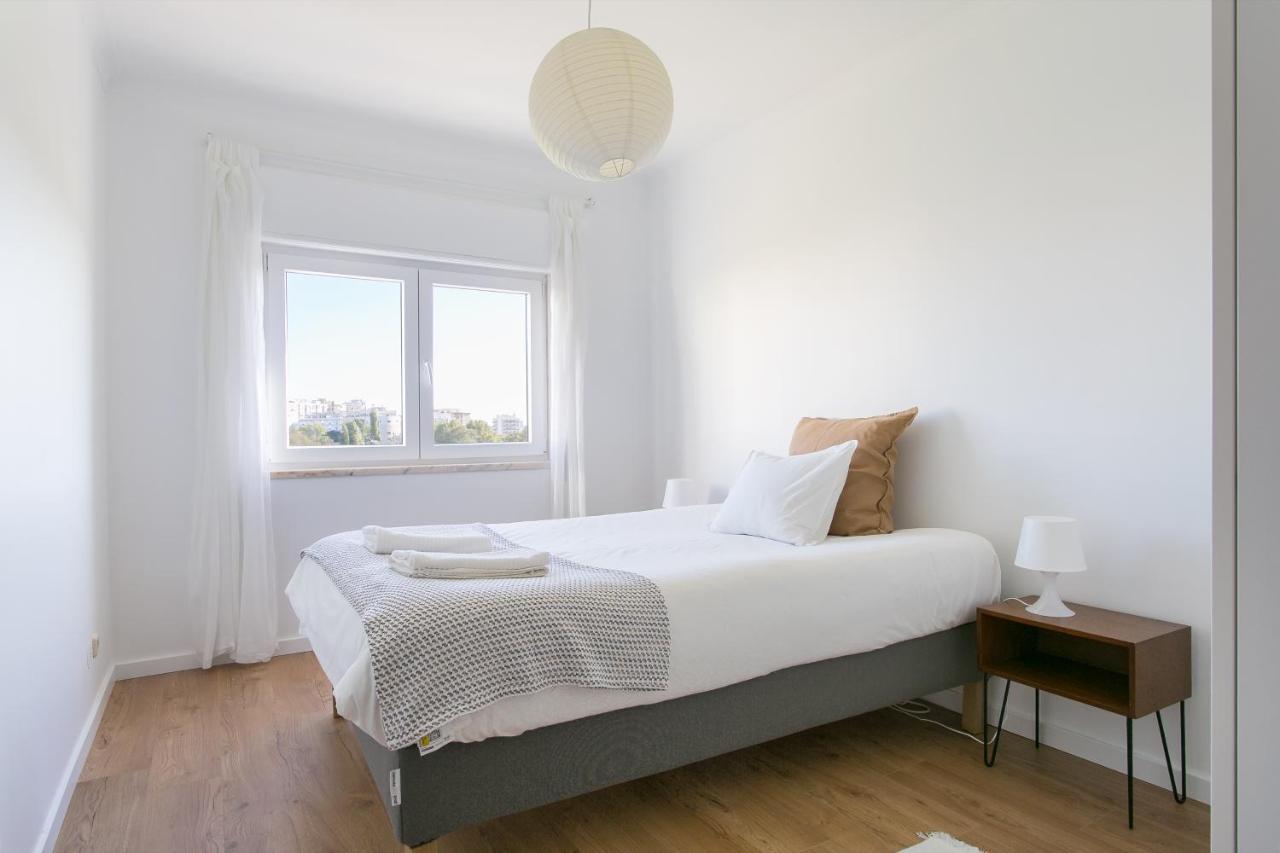 Apartamento Central Setubal Sossegado E Com Luz Extérieur photo