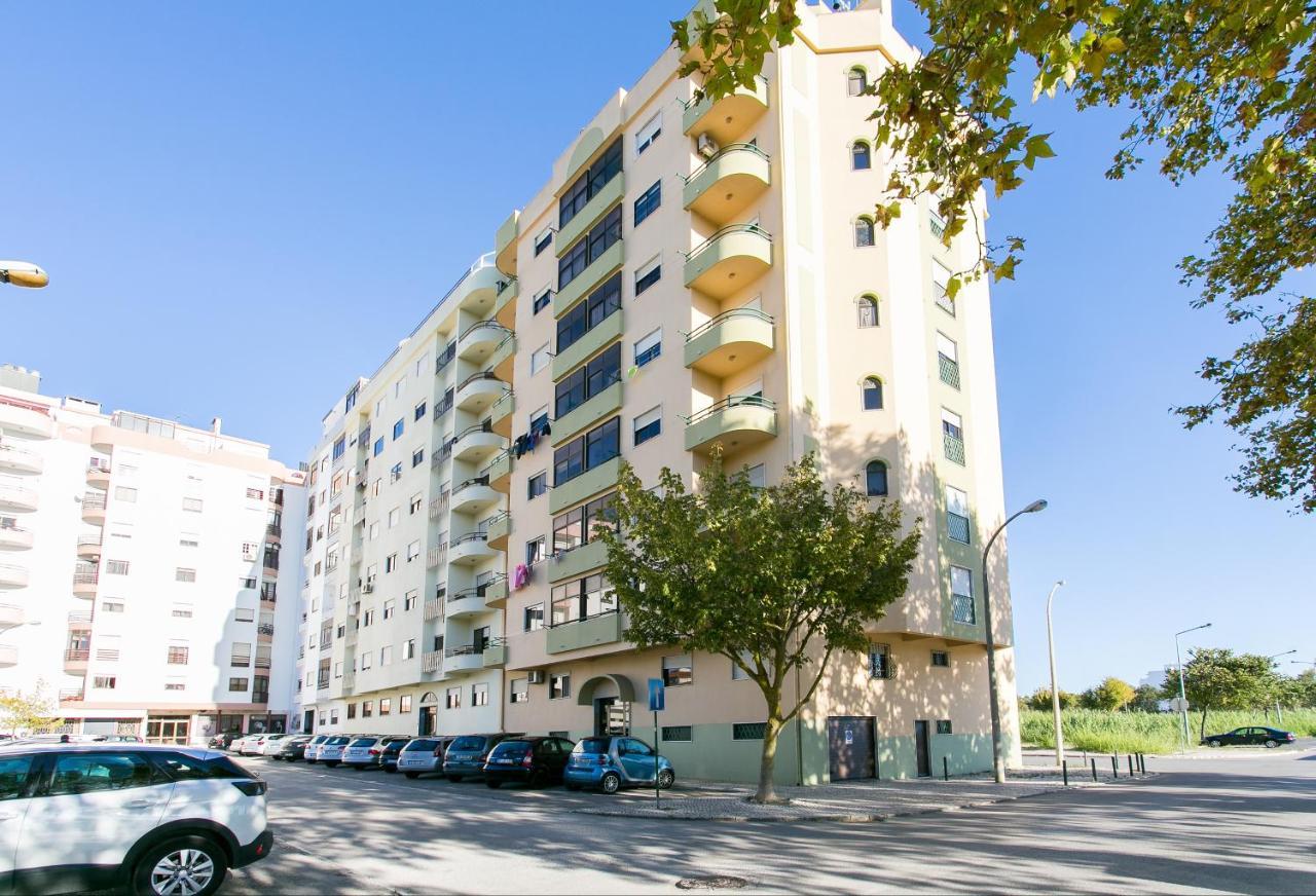 Apartamento Central Setubal Sossegado E Com Luz Extérieur photo